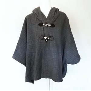HYVFE cozy poncho size Medium
